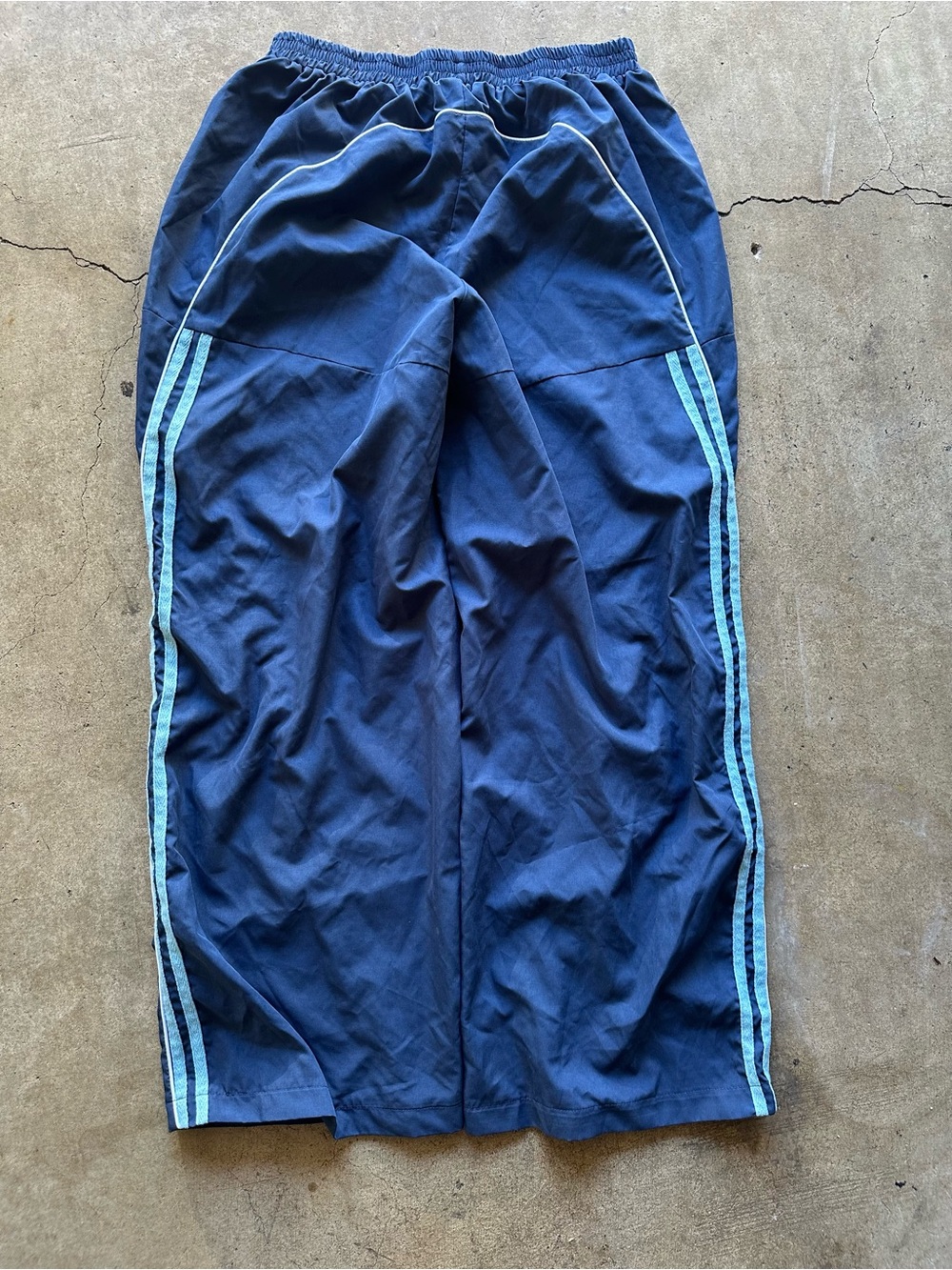 Navy Jogger Sweatpants with Light Blue Side Stripes Argentina look